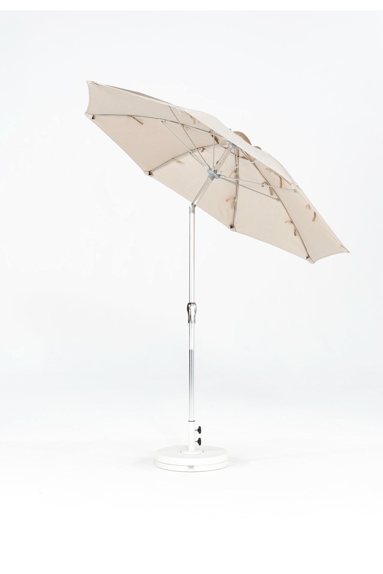7.5 ft. Market Fiberglass Patio Umbrella, Crank Lift - Park Tables ...