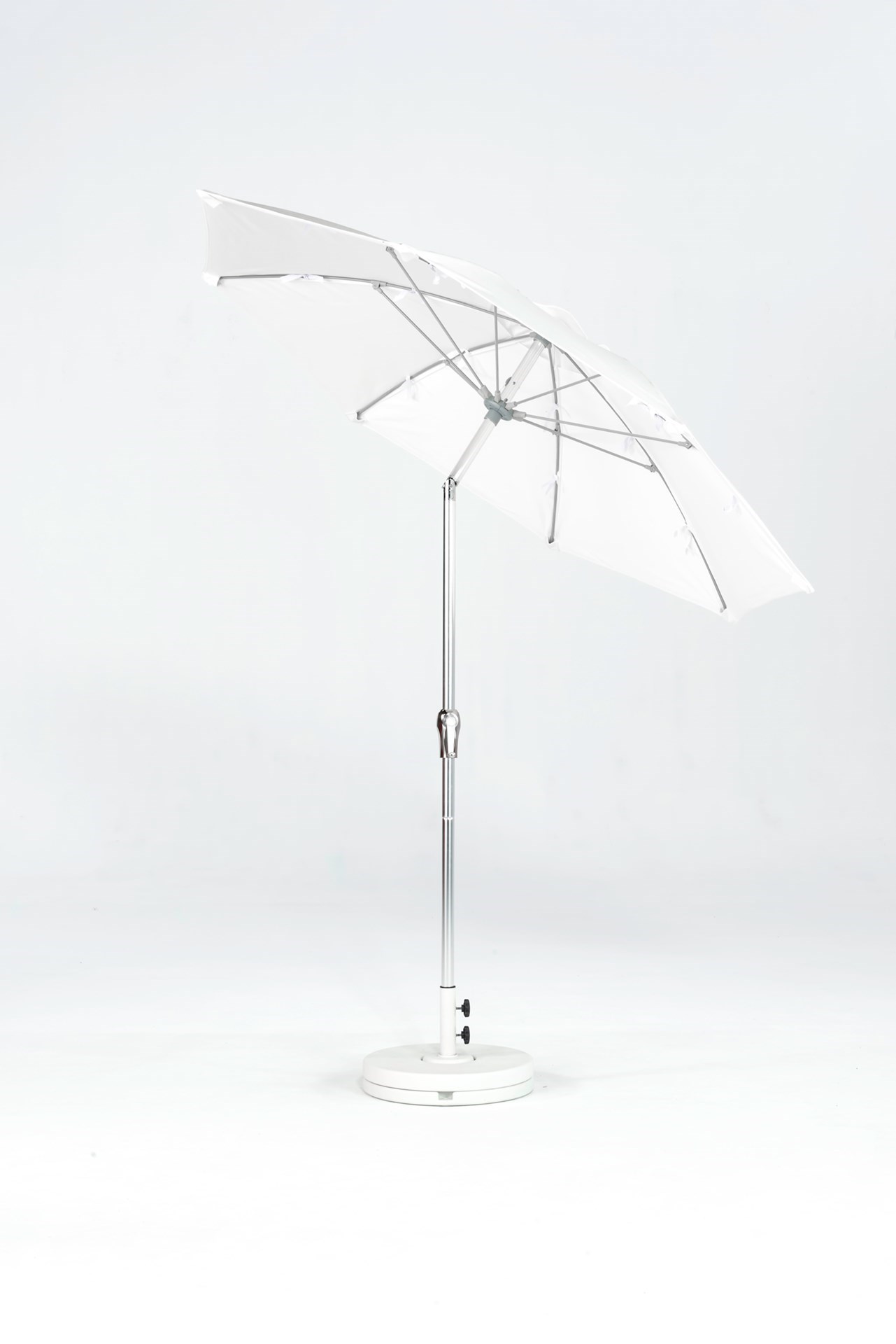 7.5 ft. Market Fiberglass Patio Umbrella, Crank Lift - Park Tables ...